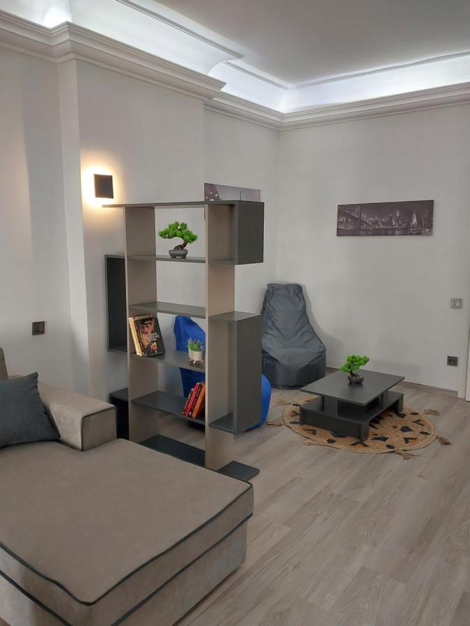 Anibo Studios And Apartments Zero Point 46 Salonicco Esterno foto