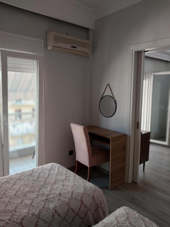 Anibo Studios And Apartments Zero Point 46 Salonicco Esterno foto